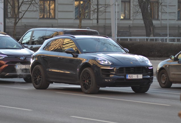 Porsche 95B Macan GTS