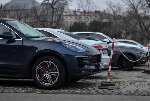 Porsche 95B Macan Turbo