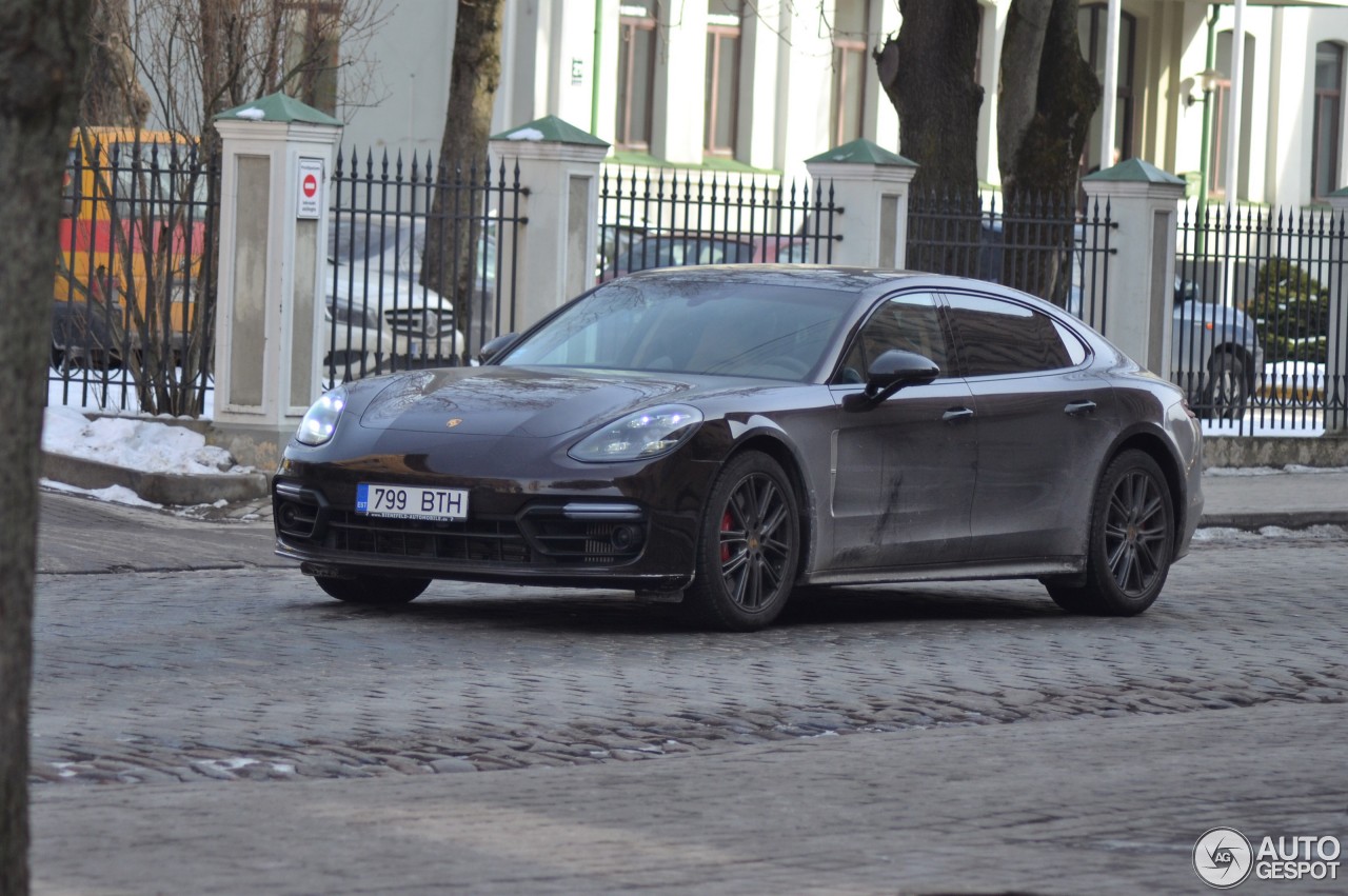 Porsche 971 Panamera Turbo Executive