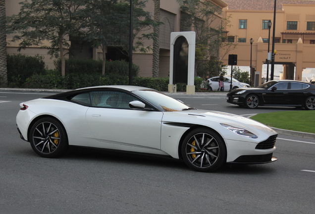 Aston Martin DB11