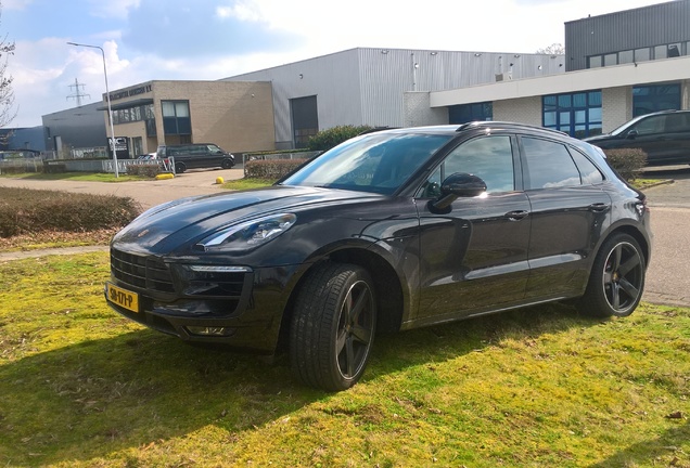 Porsche 95B Macan GTS