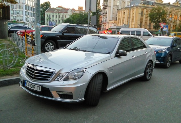 Mercedes-Benz E 63 AMG W212 V8 Biturbo