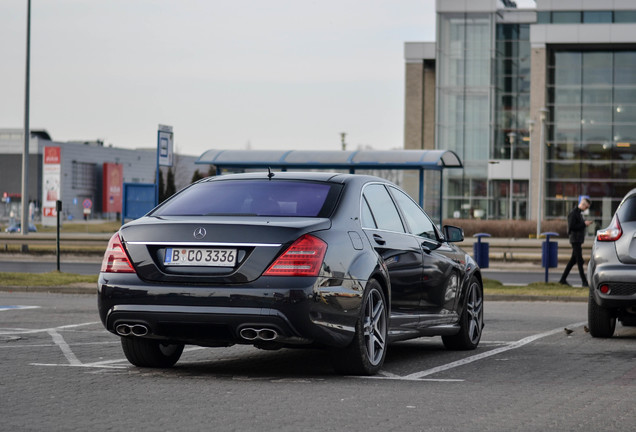 Mercedes-Benz S 65 AMG V221 2010