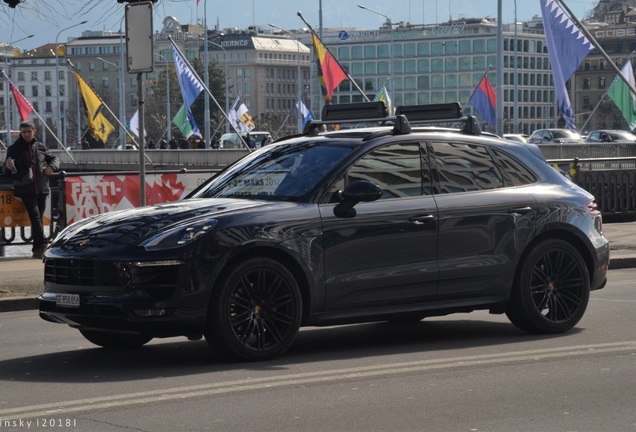 Porsche 95B Macan GTS