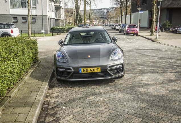 Porsche 971 Panamera Turbo