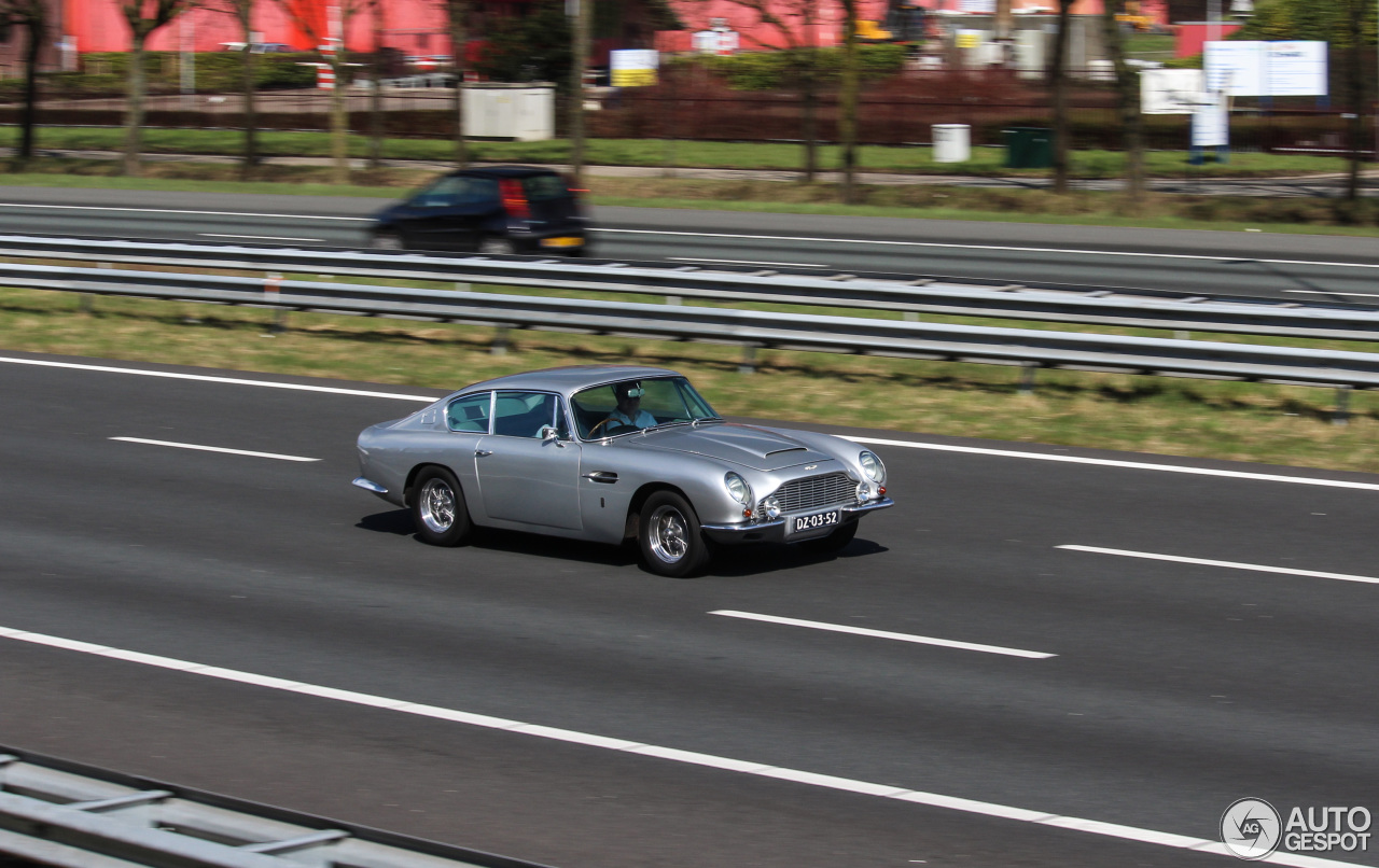 Aston Martin DB6 MKI