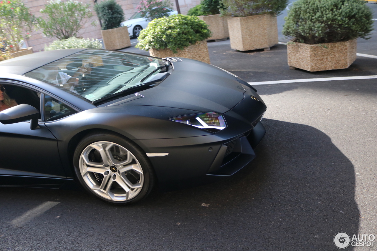 Lamborghini Aventador LP700-4