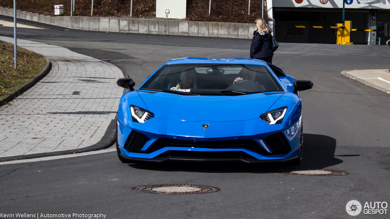 Lamborghini Aventador S LP740-4