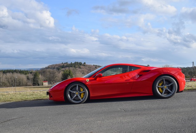 ferrari 488 GTB