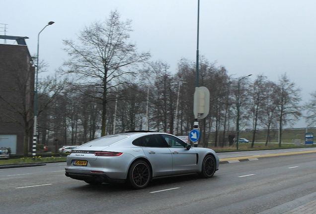 Porsche 971 Panamera Turbo