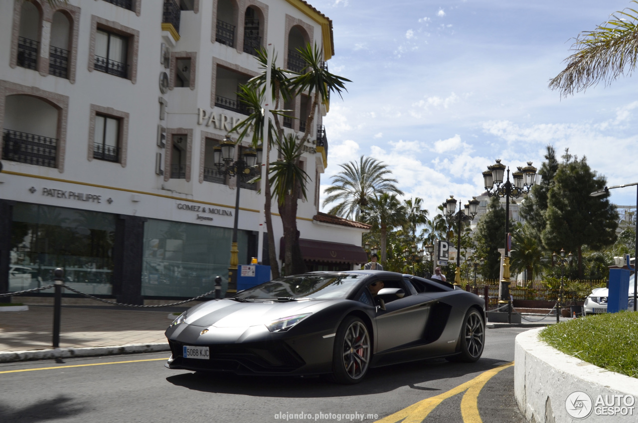 Lamborghini Aventador S LP740-4 Roadster