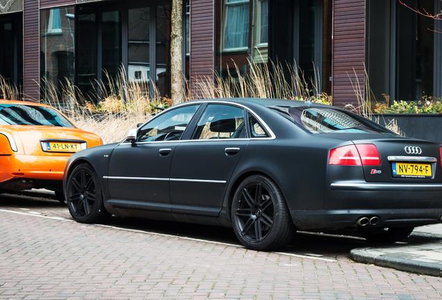 Audi S8 D3