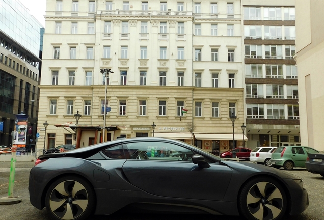 BMW i8