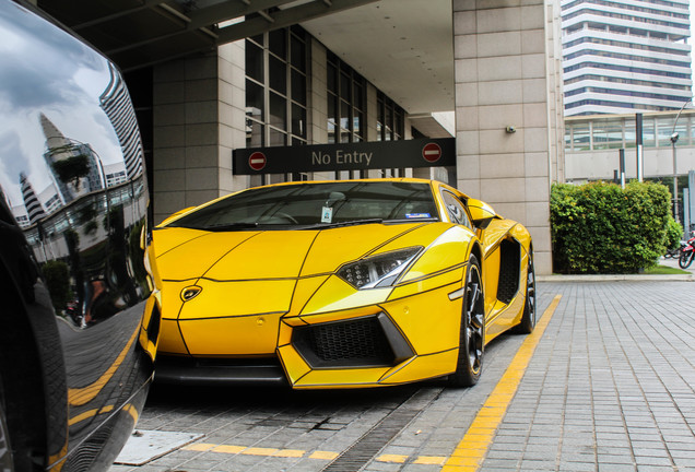 Lamborghini Aventador LP700-4