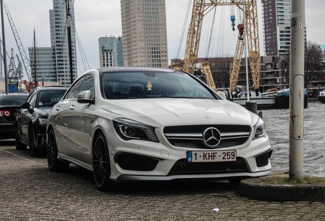 Mercedes-Benz CLA 45 AMG C117