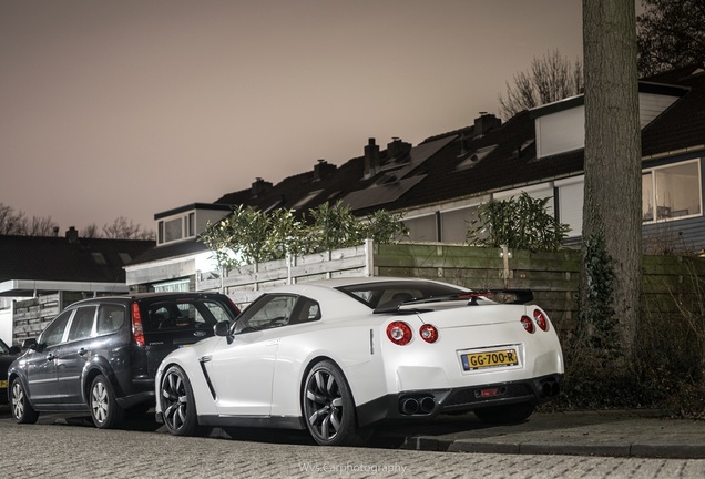 Nissan GT-R