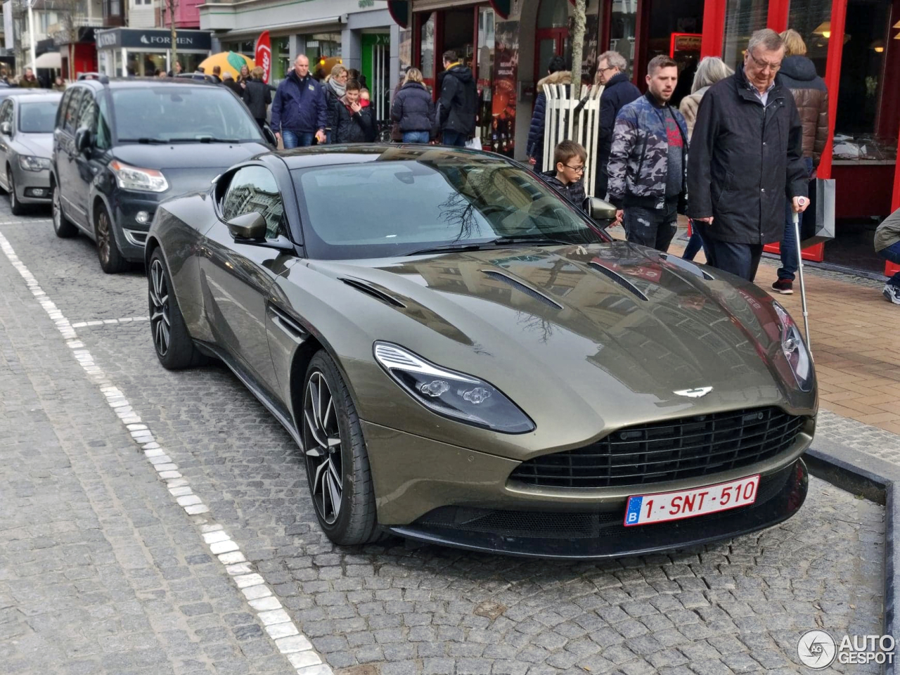 Aston Martin DB11