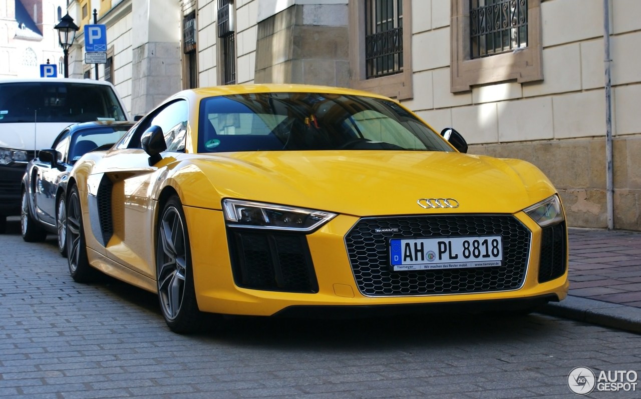 Audi R8 V10 Plus 2015