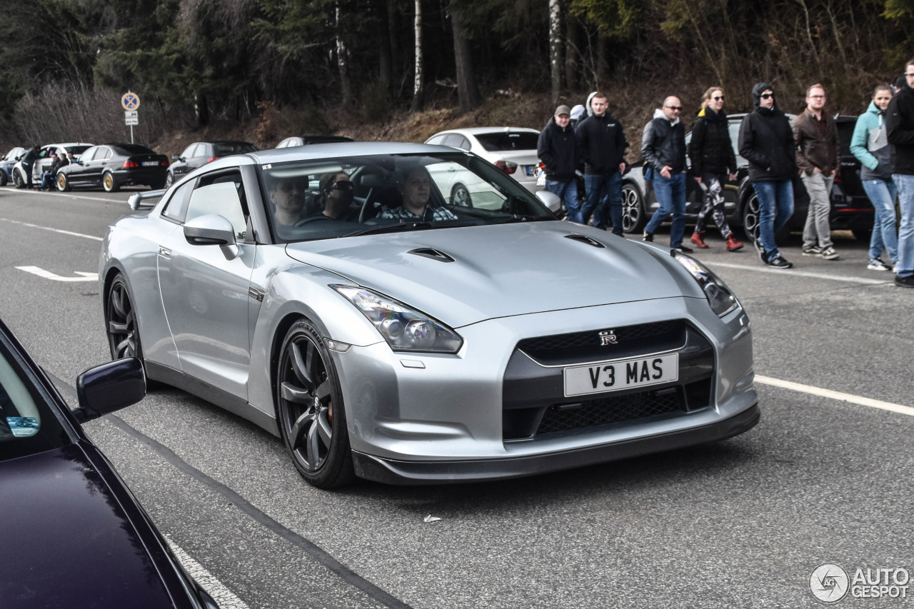 Nissan GT-R