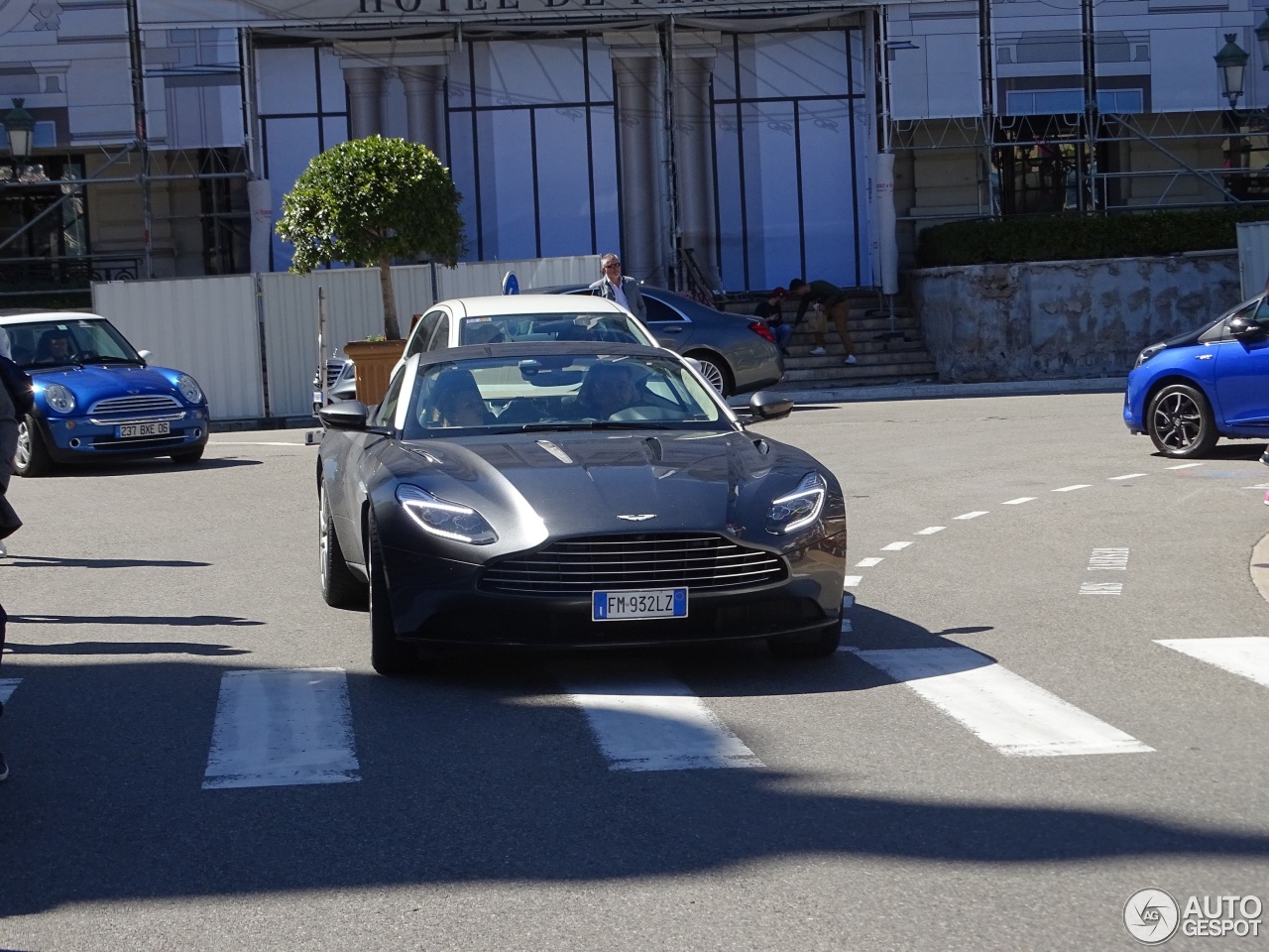 Aston Martin DB11