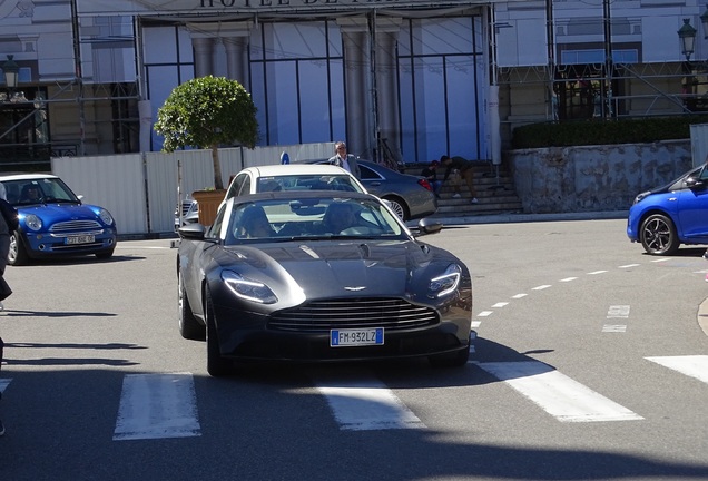 Aston Martin DB11