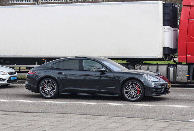 Porsche 971 Panamera Turbo