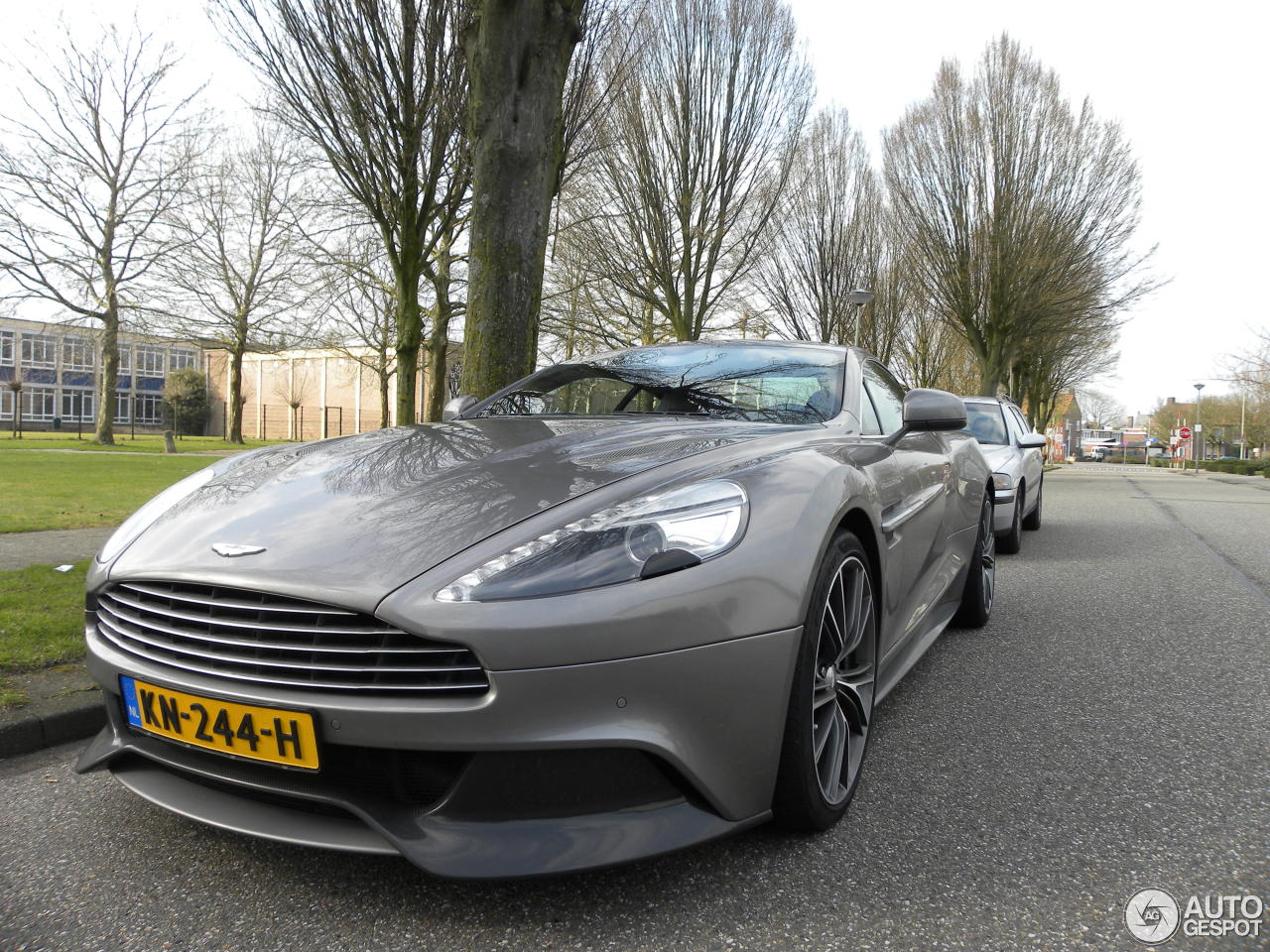 Aston Martin Vanquish 2013