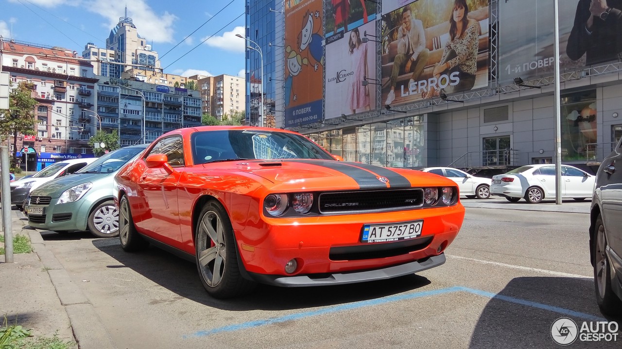 Dodge Challenger SRT-8