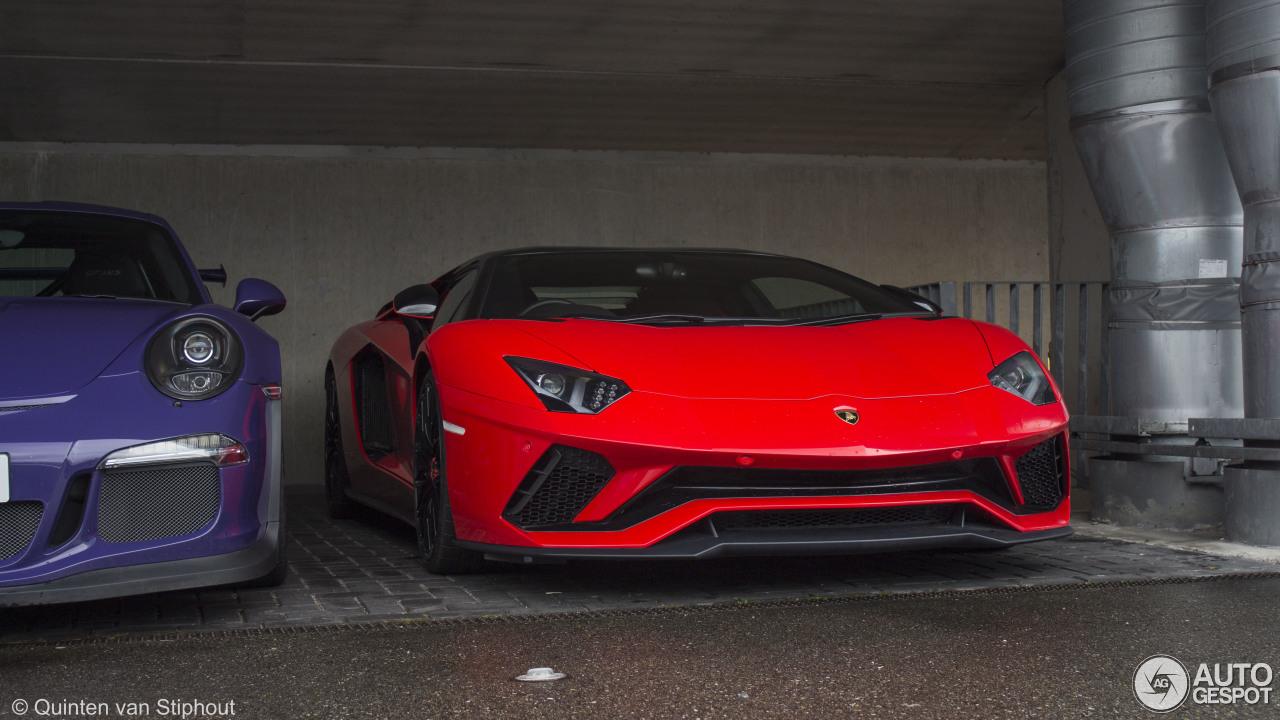 Lamborghini Aventador S LP740-4