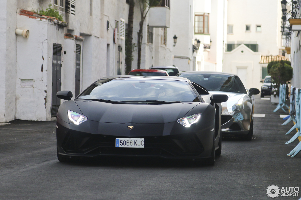 Lamborghini Aventador S LP740-4 Roadster