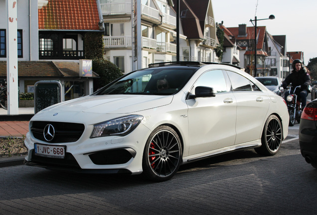 Mercedes-Benz CLA 45 AMG C117