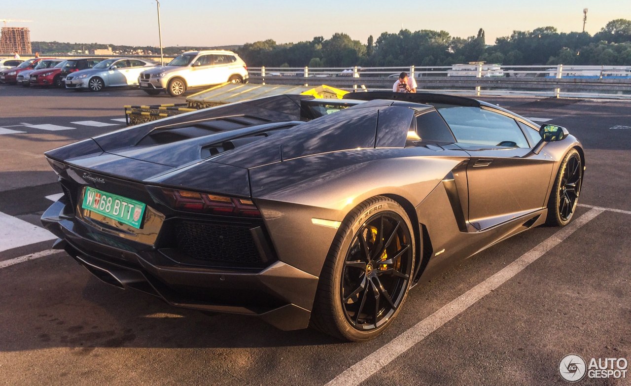 Lamborghini Aventador LP700-4 Roadster