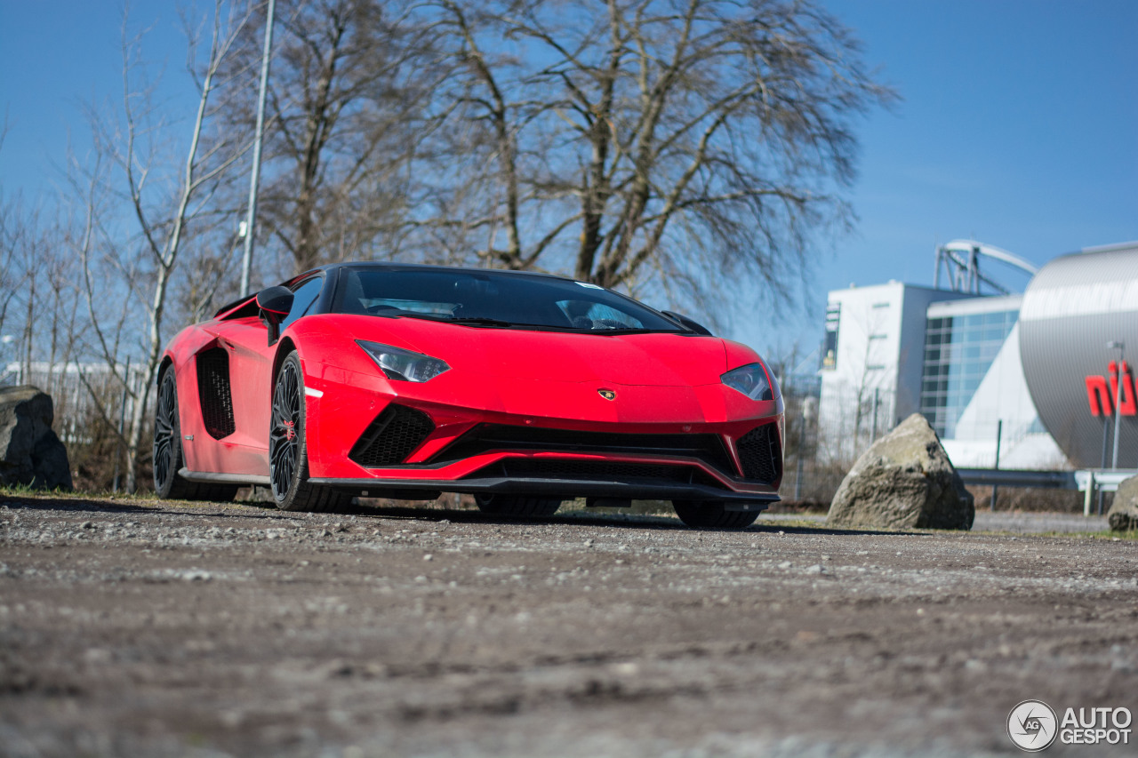 Lamborghini Aventador S LP740-4