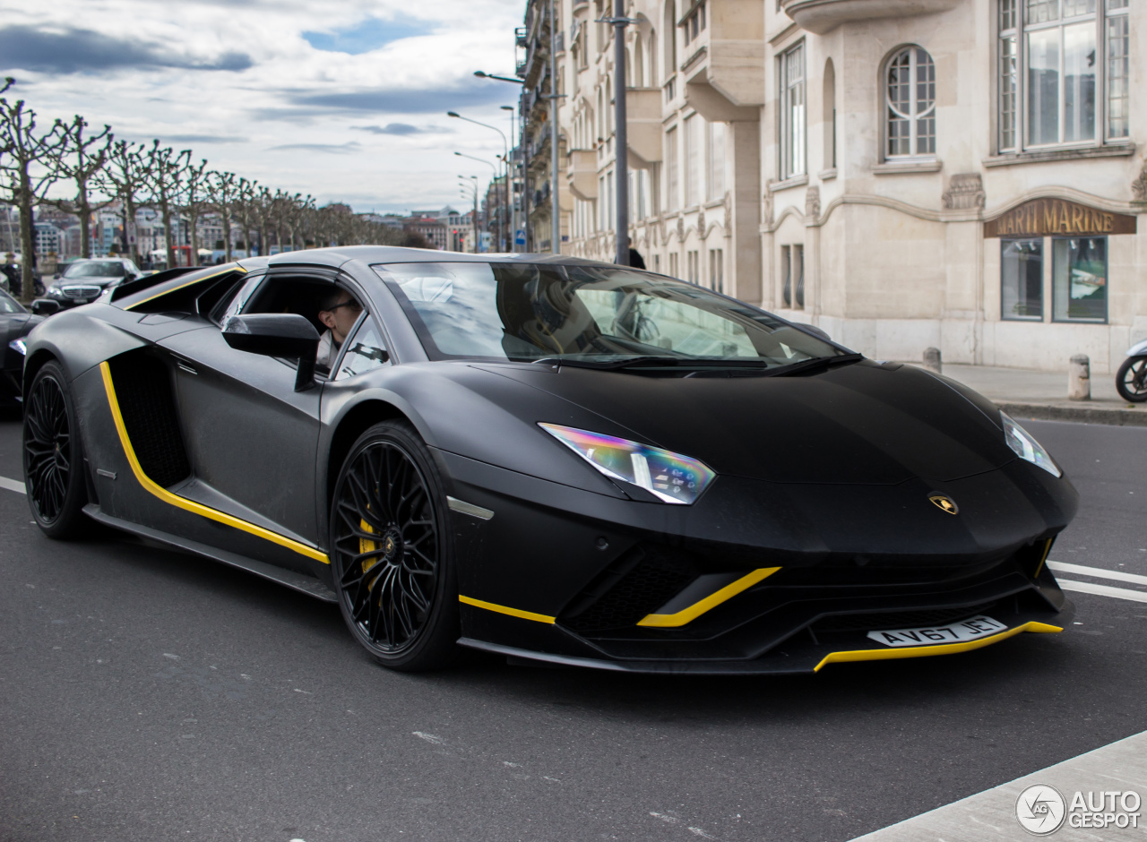 Lamborghini Aventador S LP740-4 Roadster