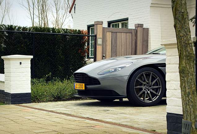 Aston Martin DB11