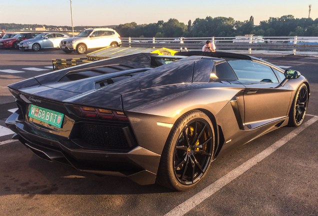 Lamborghini Aventador LP700-4 Roadster