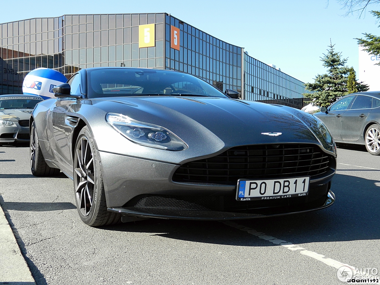 Aston Martin DB11