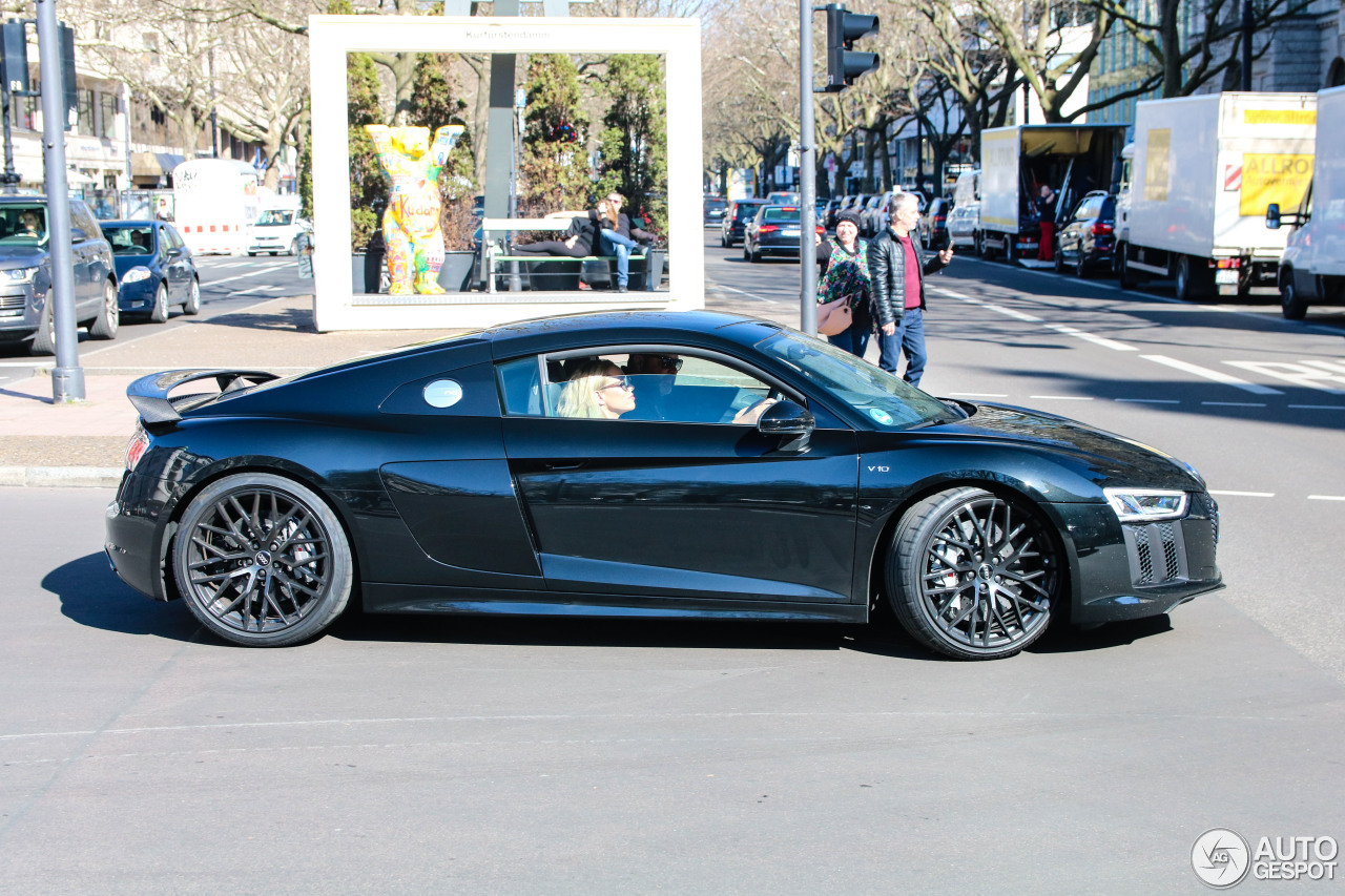 Audi R8 V10 Plus 2015