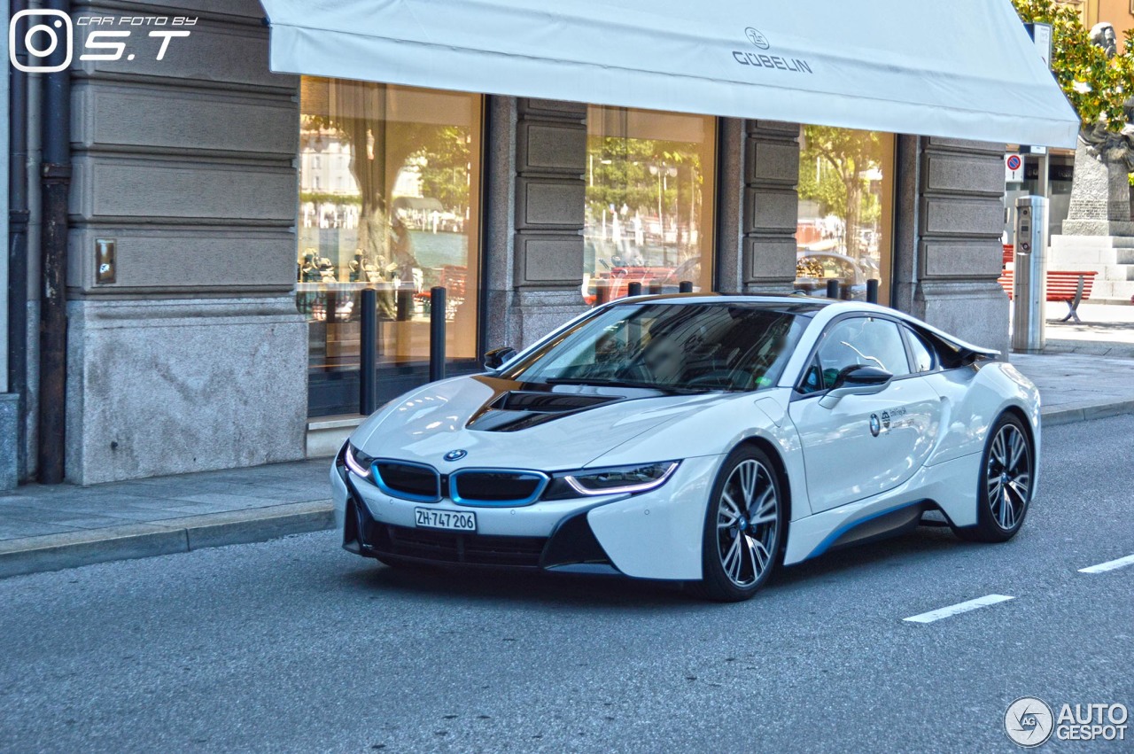 BMW i8