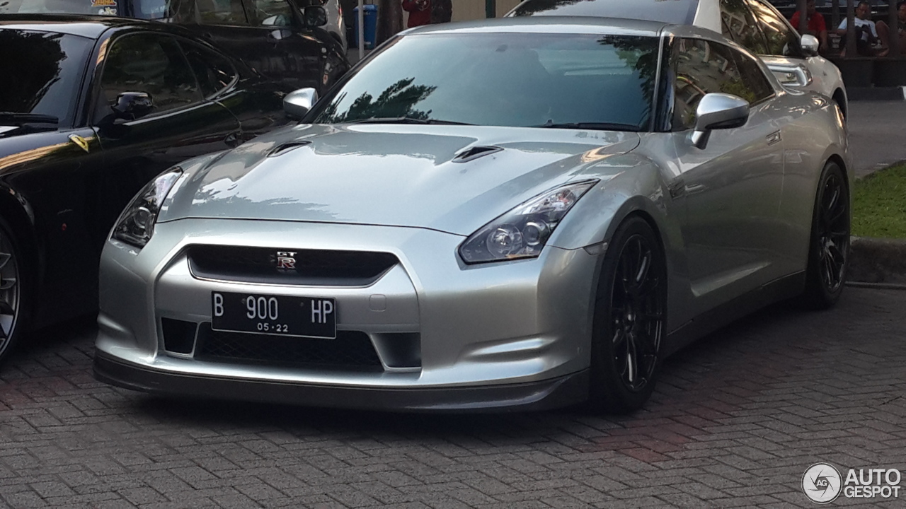 Nissan GT-R