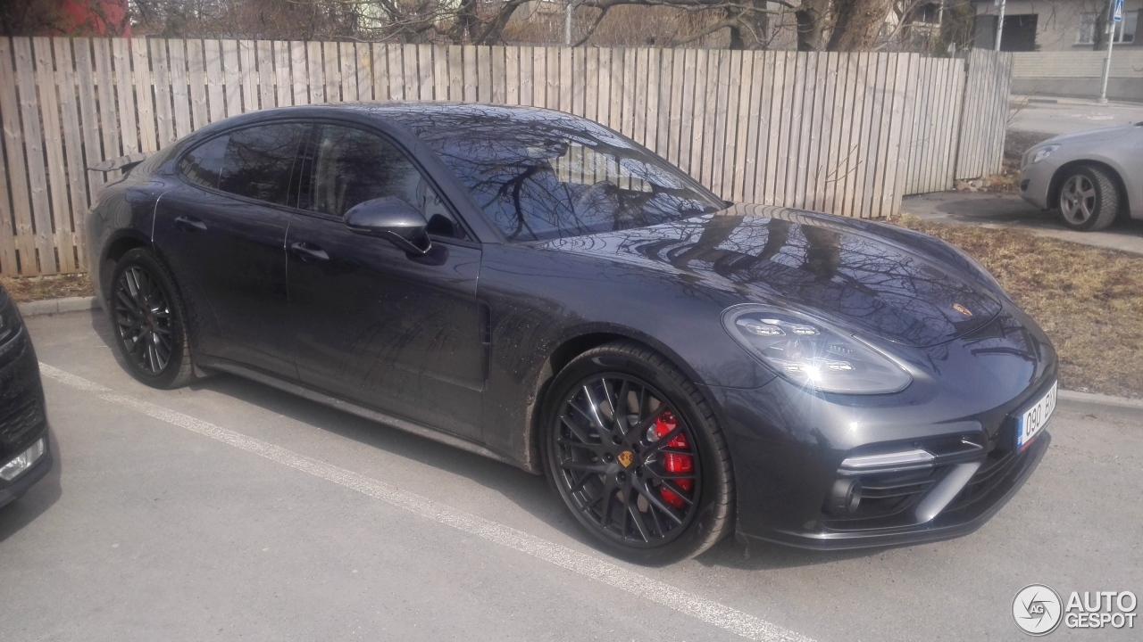 Porsche 971 Panamera Turbo