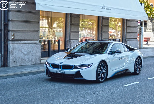 BMW i8