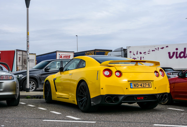 Nissan GT-R