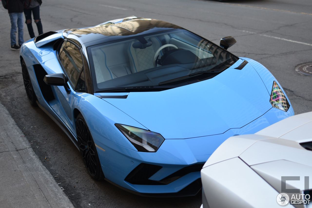 Lamborghini Aventador S LP740-4 Roadster