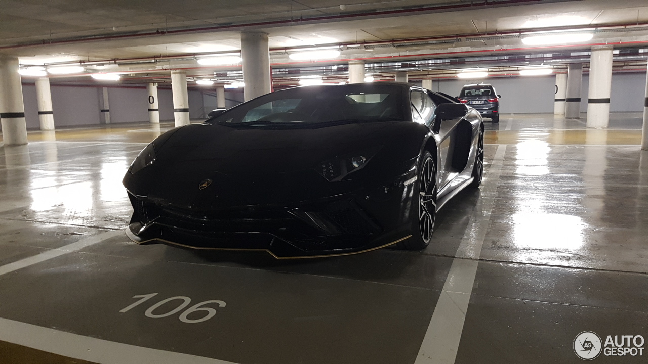 Lamborghini Aventador S LP740-4 Roadster