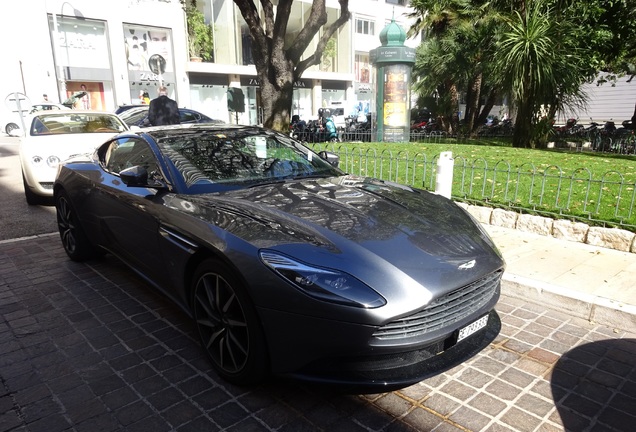 Aston Martin DB11