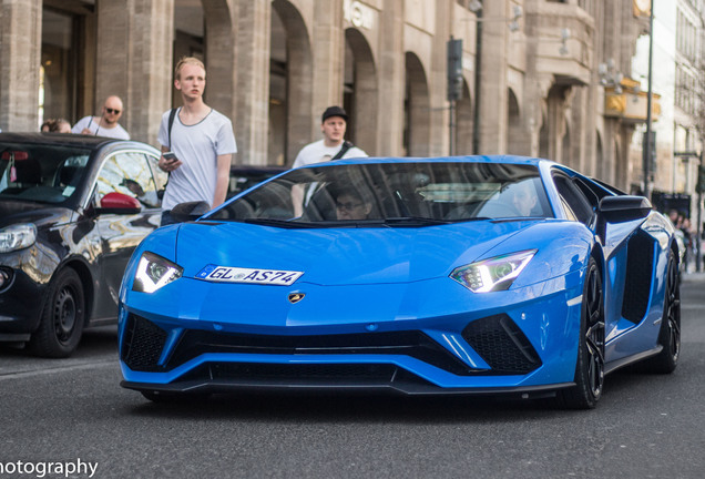 Lamborghini Aventador S LP740-4