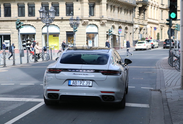 Porsche 971 Panamera Turbo