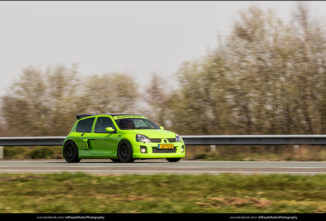 Renault Clio V6 Phase II