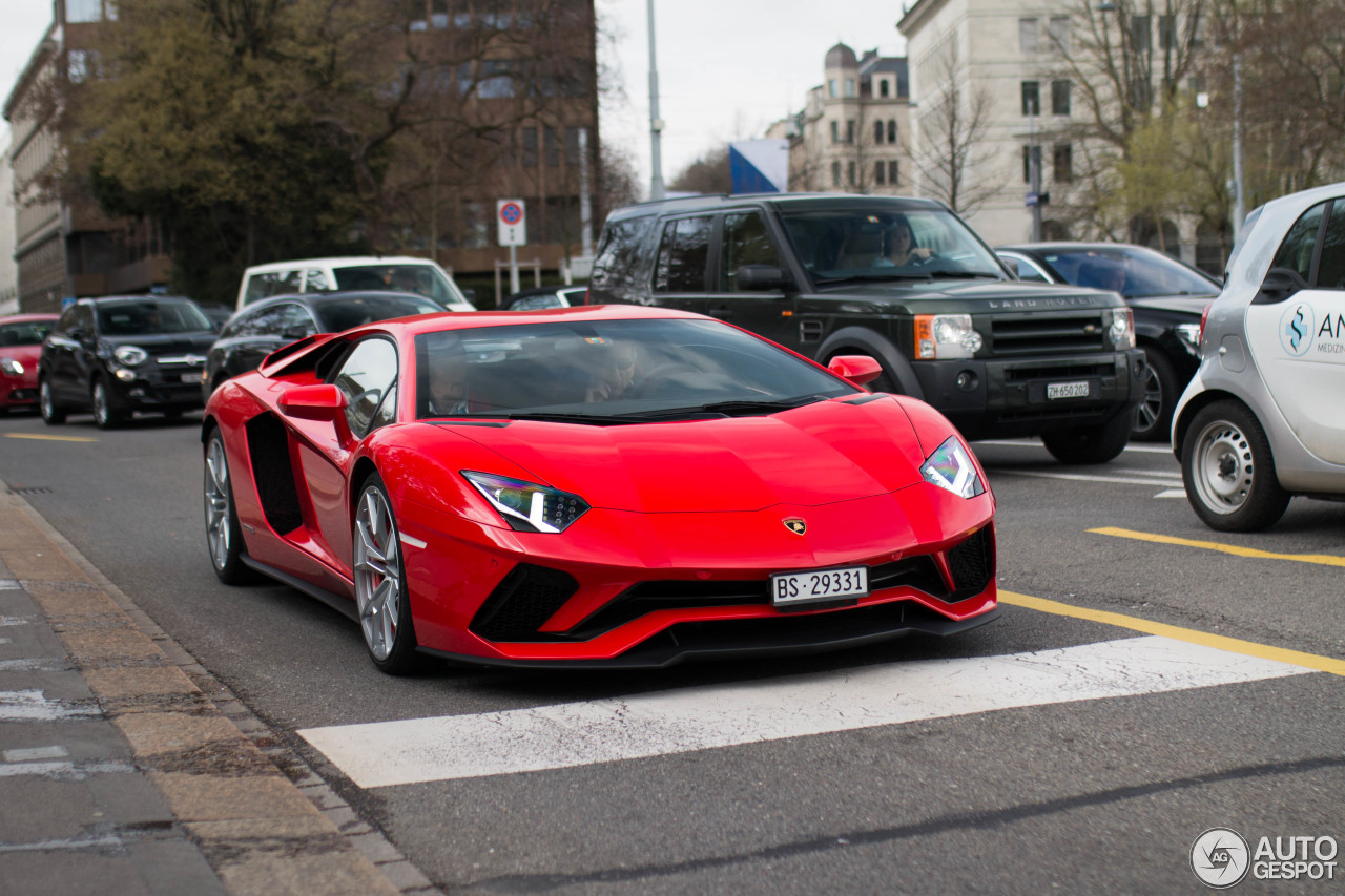 Lamborghini Aventador S LP740-4